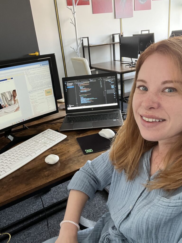 Au Travail à Agexis, alternante développeuse web et logiciel - Sierra Ripoche